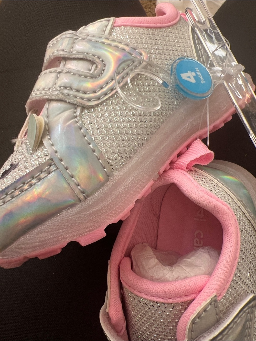 Carter’s lil girls pink light up size 4